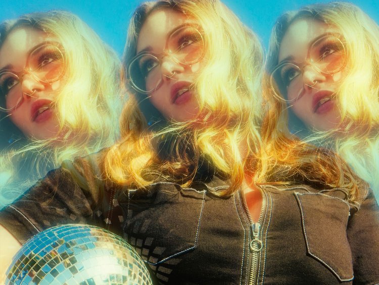 Kate Thornbury – “Napkins”